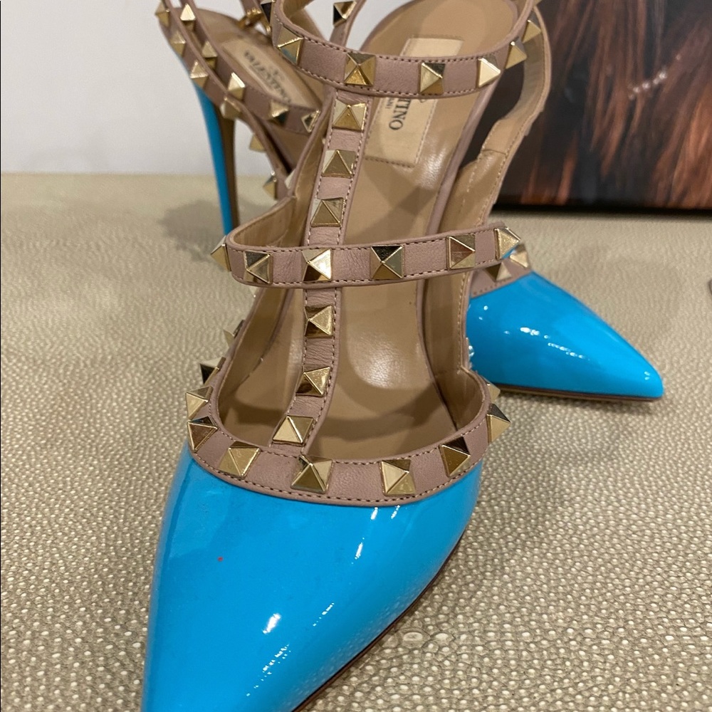 Valentino stud embellished heels (original)